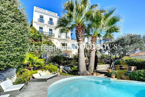 8 room luxury Townhouse for sale in Marseille, France